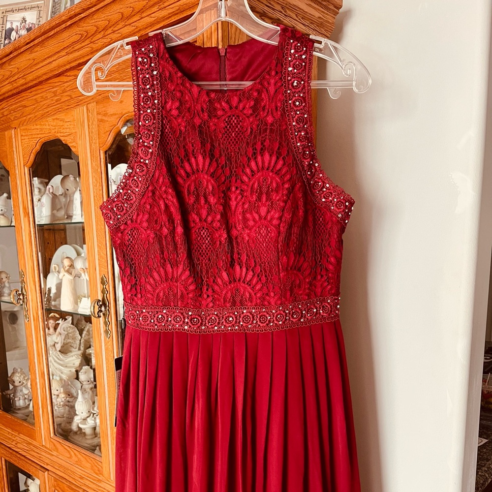 Maroon sleeveless gown
